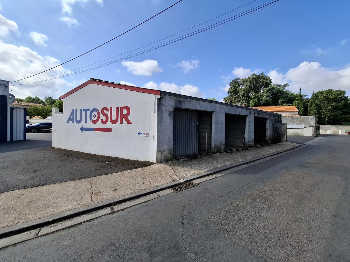 Parking 49 m² · à Saintes · 49,4 m² · 40 000 €