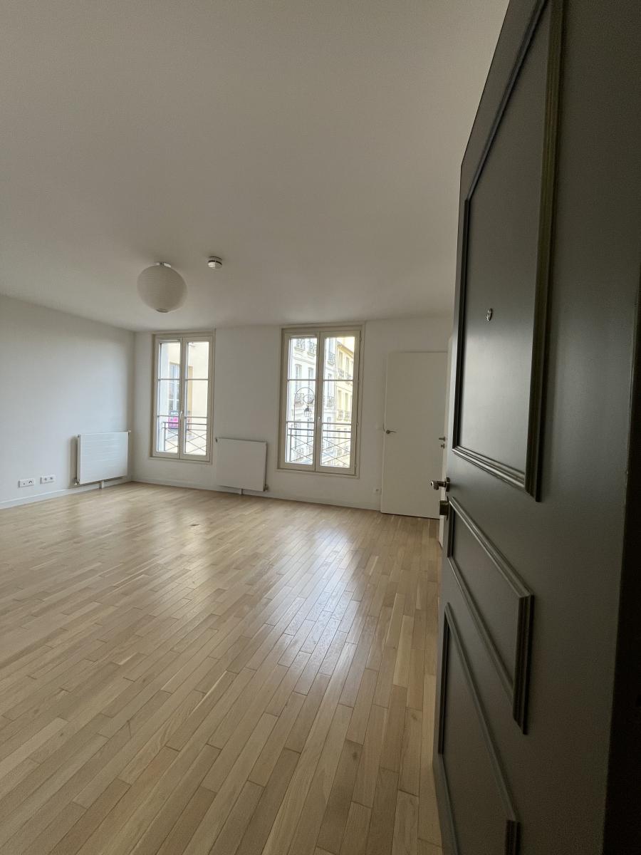 Appartement 1 pièce 35 m² · à Versailles · 35 m² · 810 €/mois