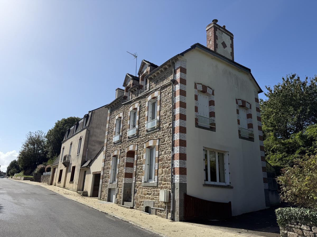 Maison 8 pièces 172 m² · à Merdrignac · 172 m² · 187 500 €