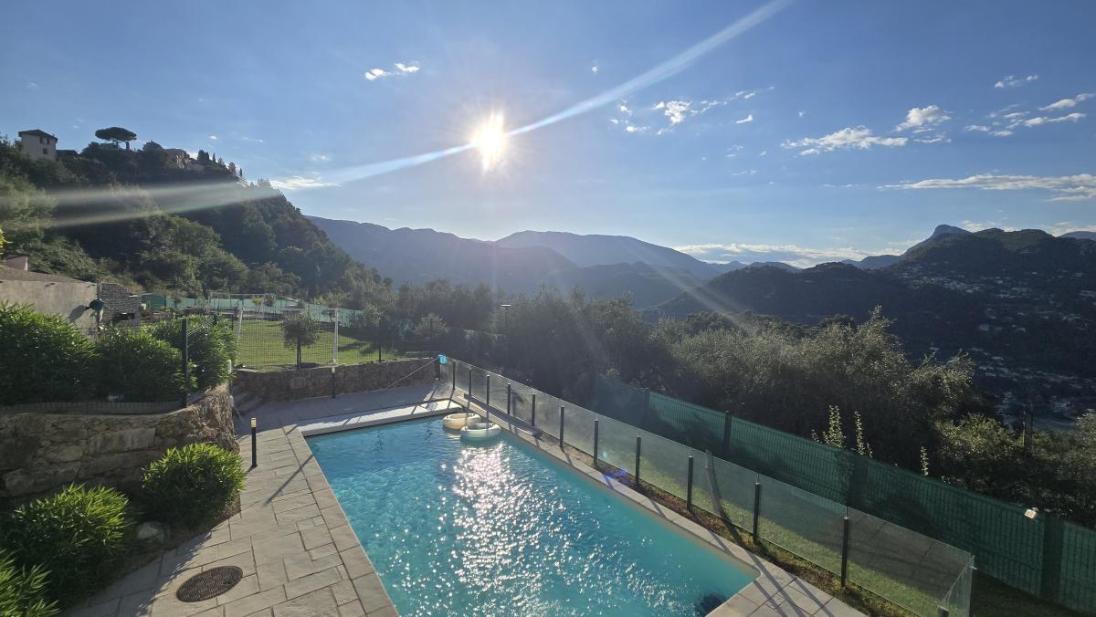 Maison 5 pièces 161 m² · à La Roquette-sur-Var · 161 m² · 850 000 €