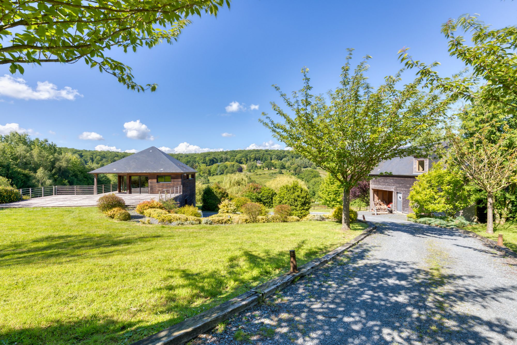 Maison 7 pièces 261 m² · à Surville · 261 m² · 899 000 €