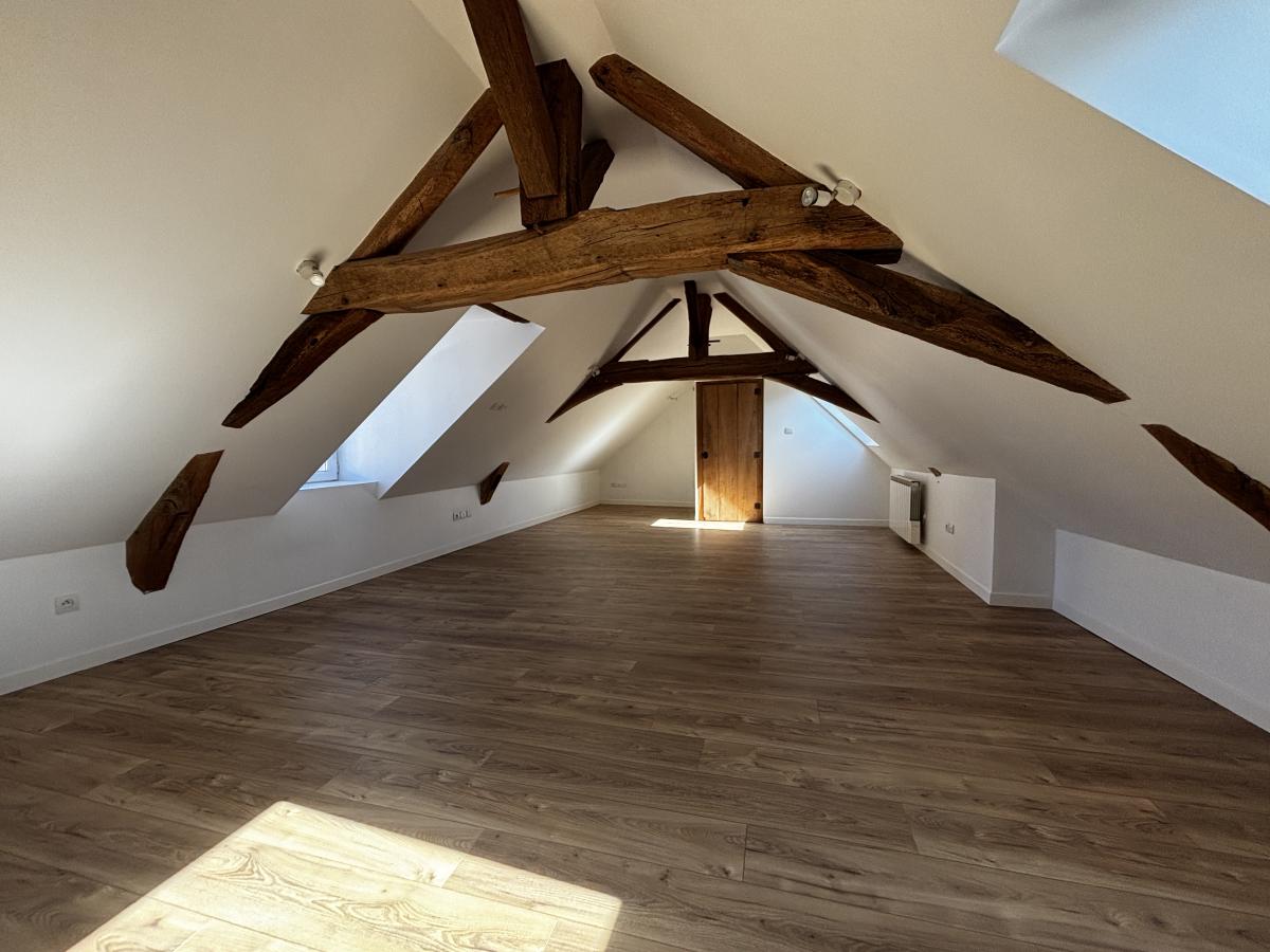 Immeuble 2 pièces 89 m² · à Bouchemaine · 88,6 m² · 267 750 €