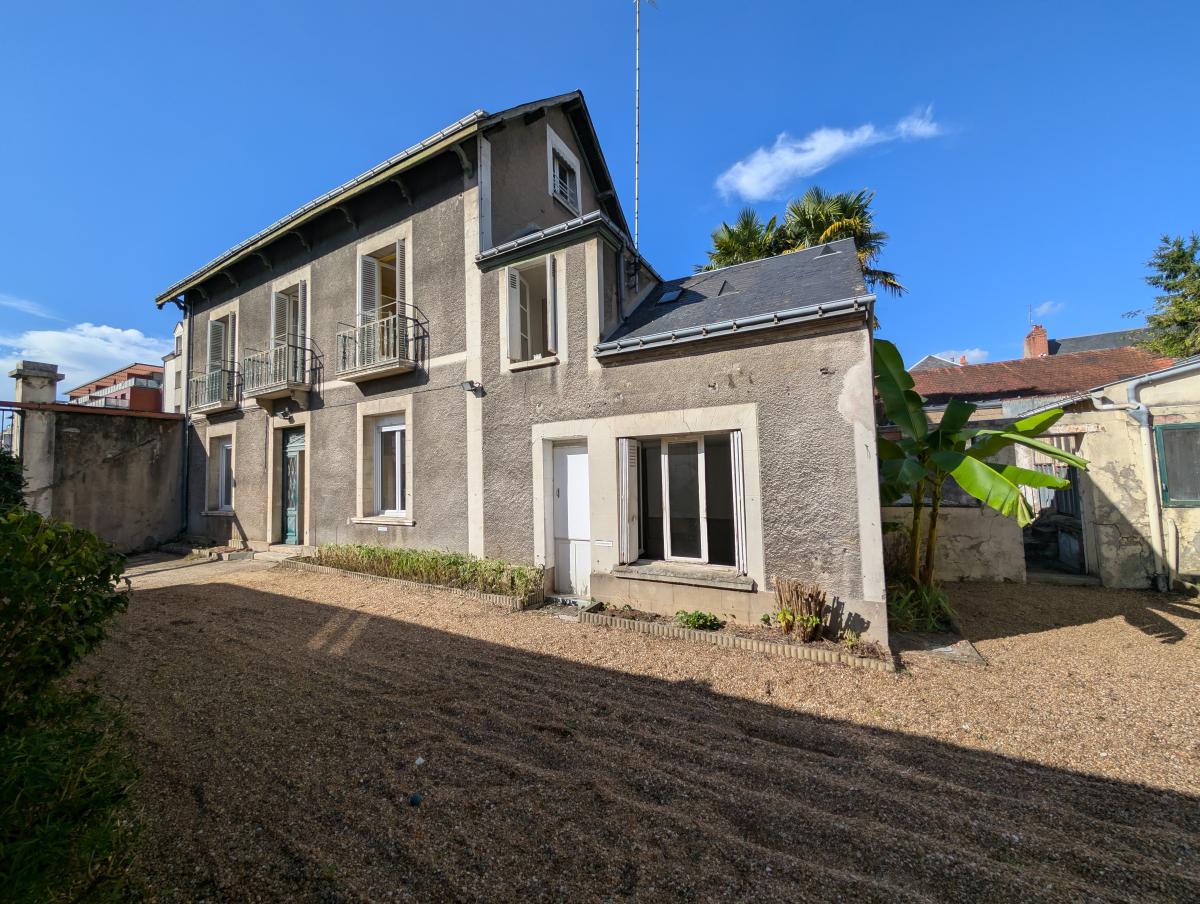 Immeuble 2 pièces 318 m² · à Tours · 318 m² · 635 000 €