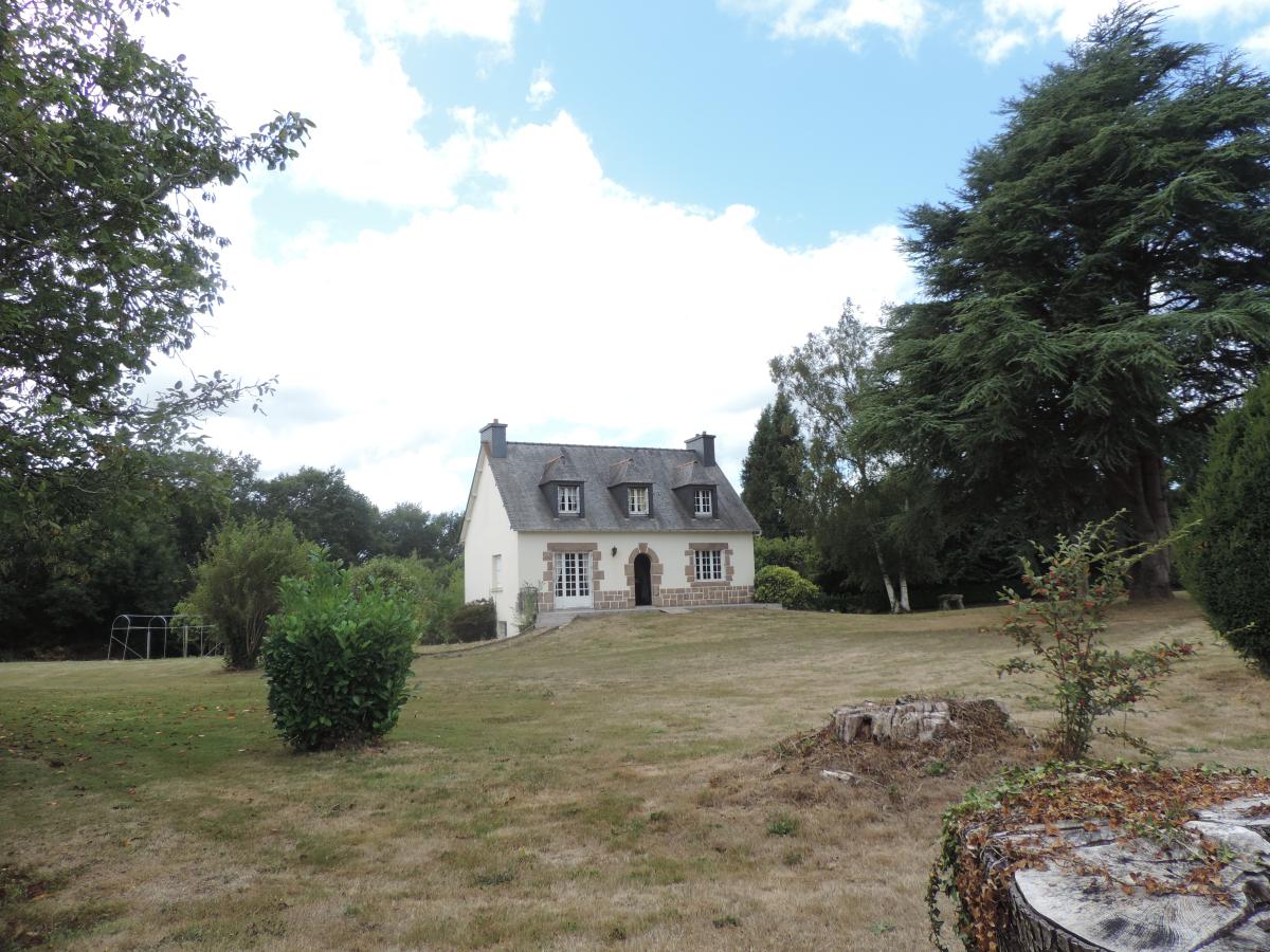 Maison 6 pièces 110 m² · à Belle-Isle-en-Terre · 110 m² · 186 900 €