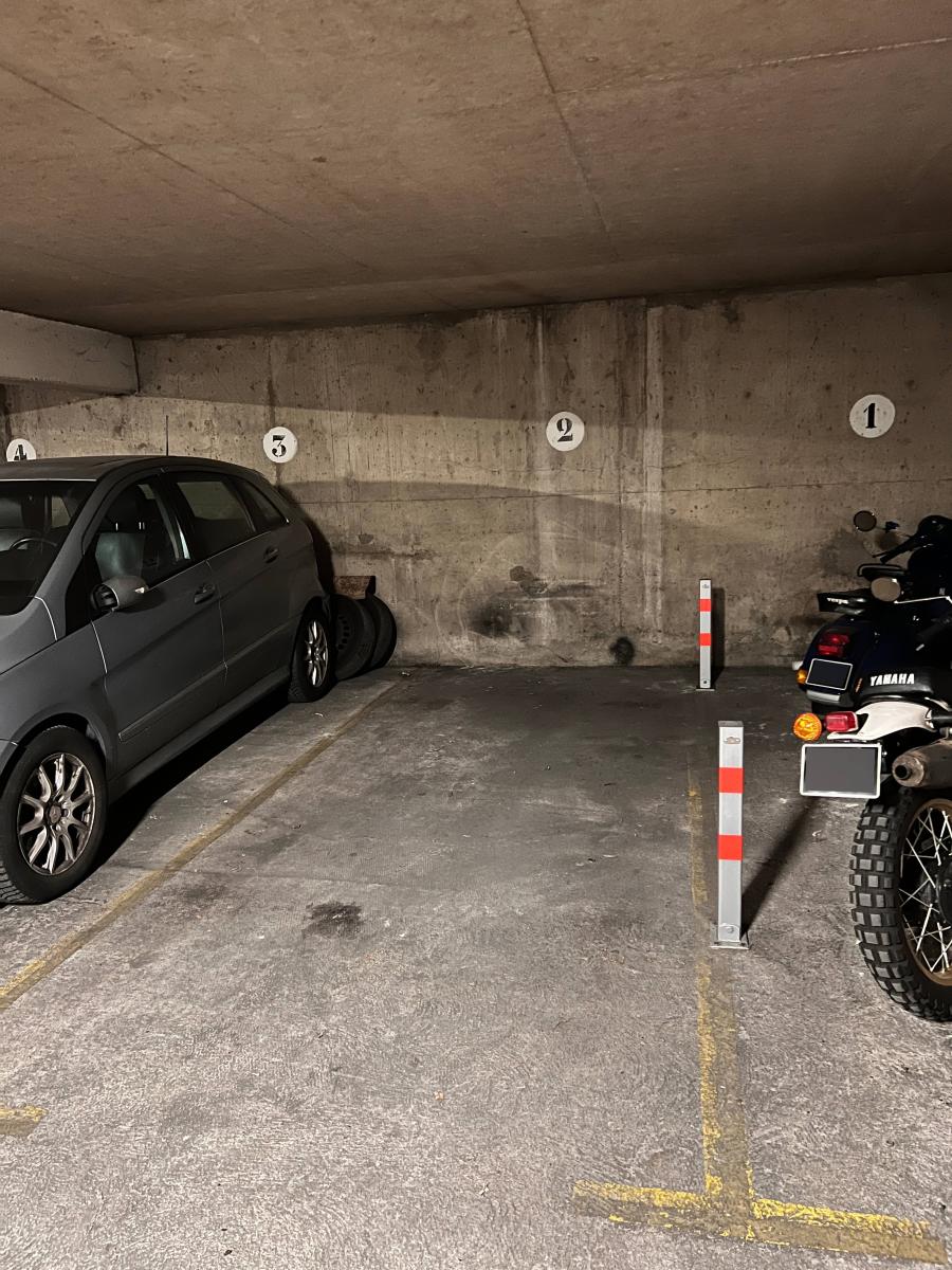 Parking 12 m² · à Paris 18e Arrondissement · 12 m² · 23 320 €