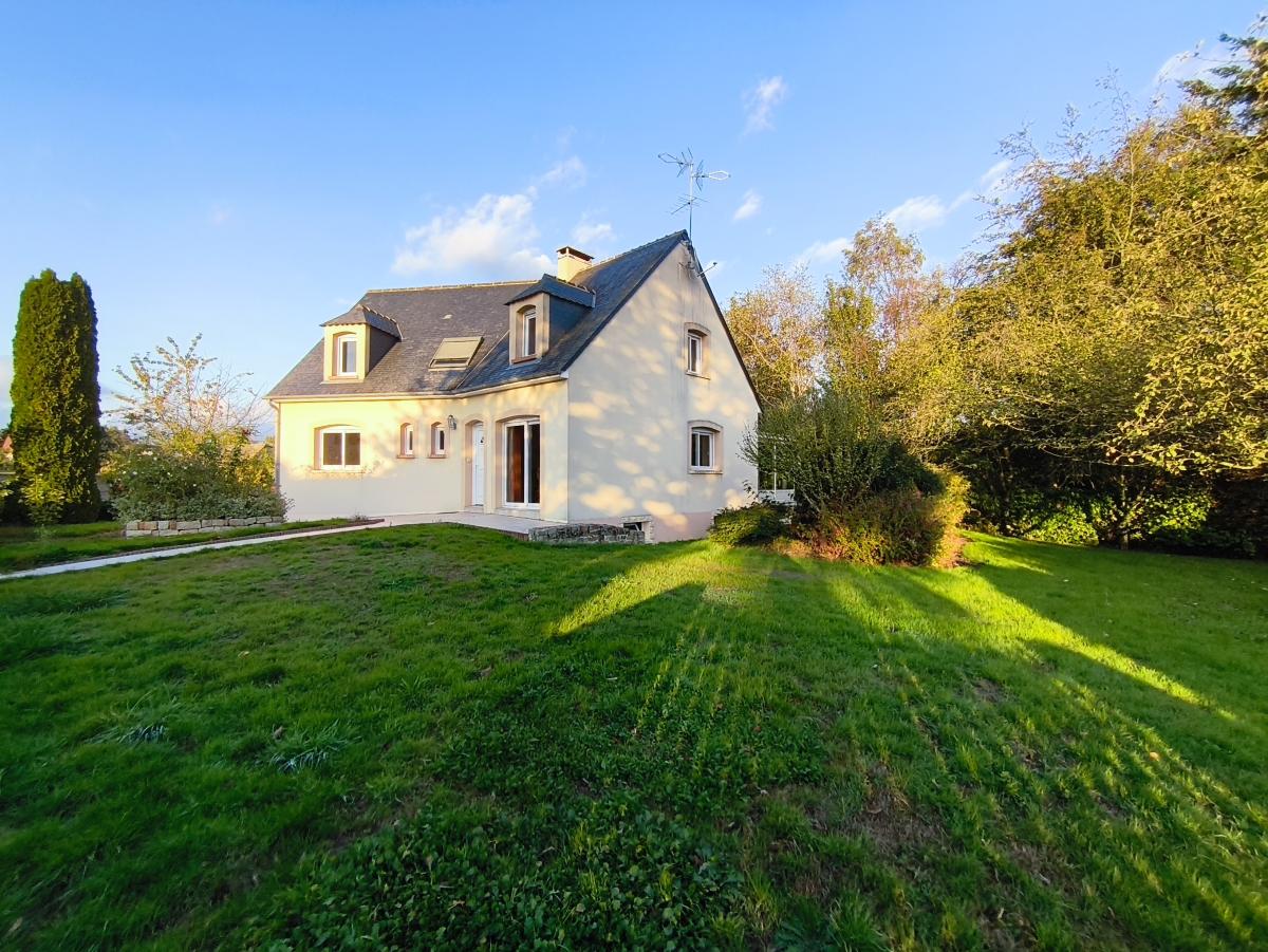 Maison 5 pièces 140 m² · à Saint-Georges-de-Rouelley · 140 m² · 199 500 €