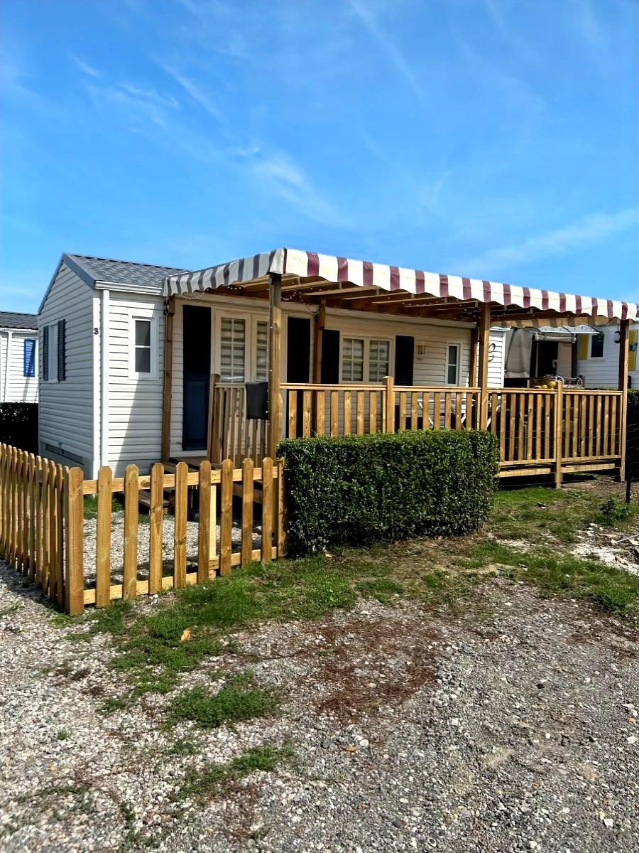 Camping 2 étoiles de 82 emplacements dans les Hauts de France · à Rollancourt · 160 m² · 1 475 000 €