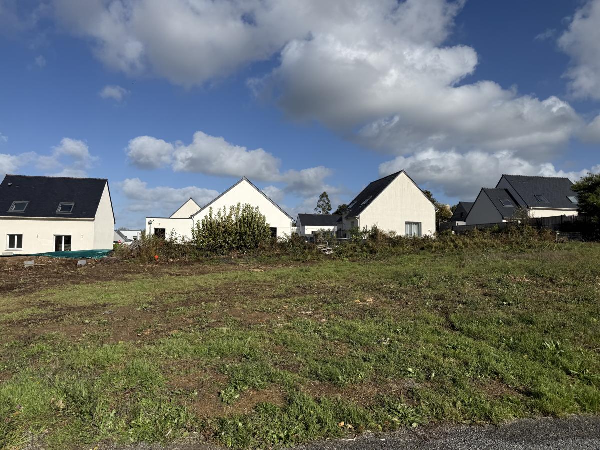 Terrain 336 m² · à Landerneau · 98 320 €