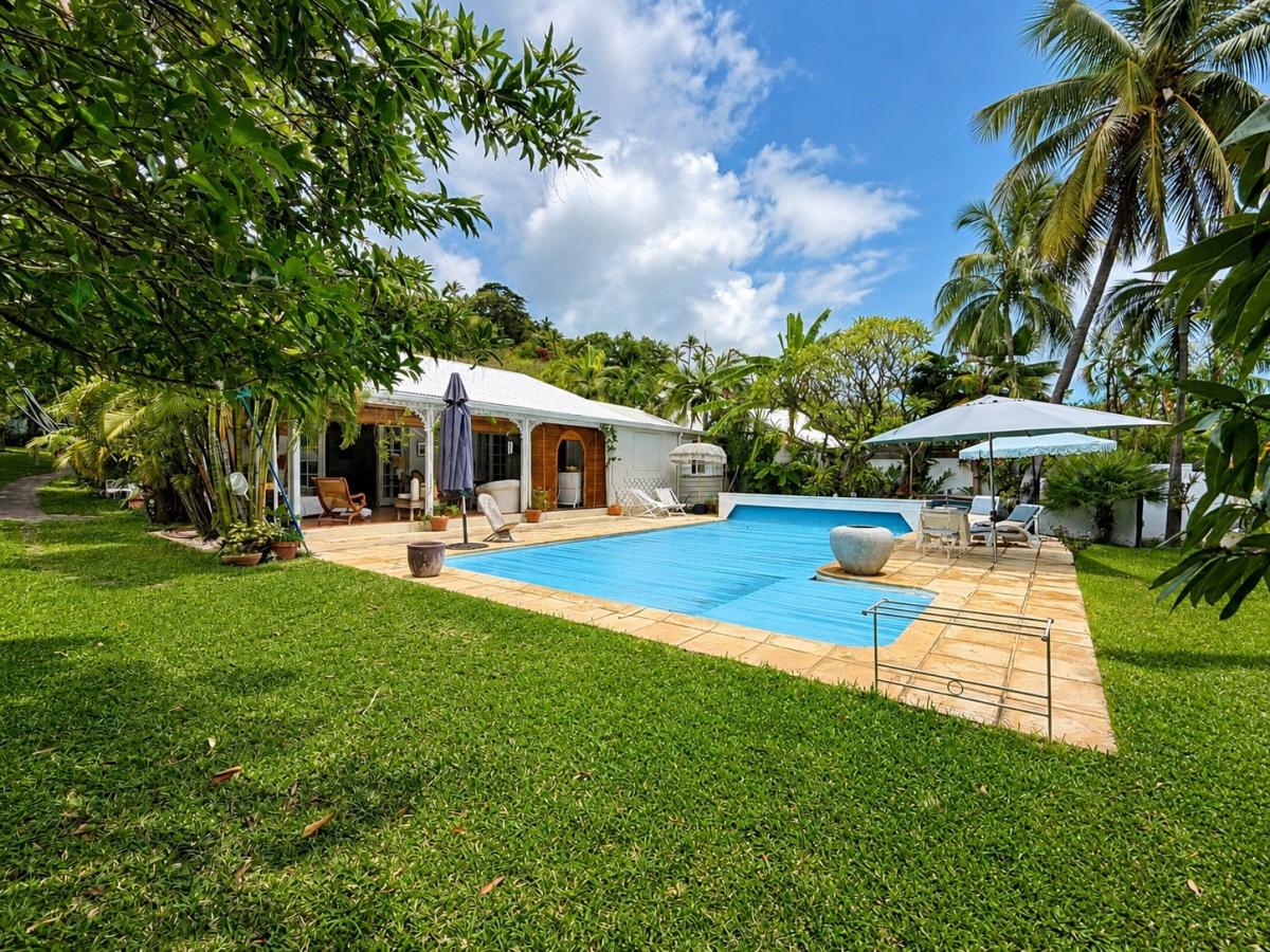 Maison 5 pièces 135 m² · à Saint-Gilles les Bains · 135 m² · 1 350 000 €