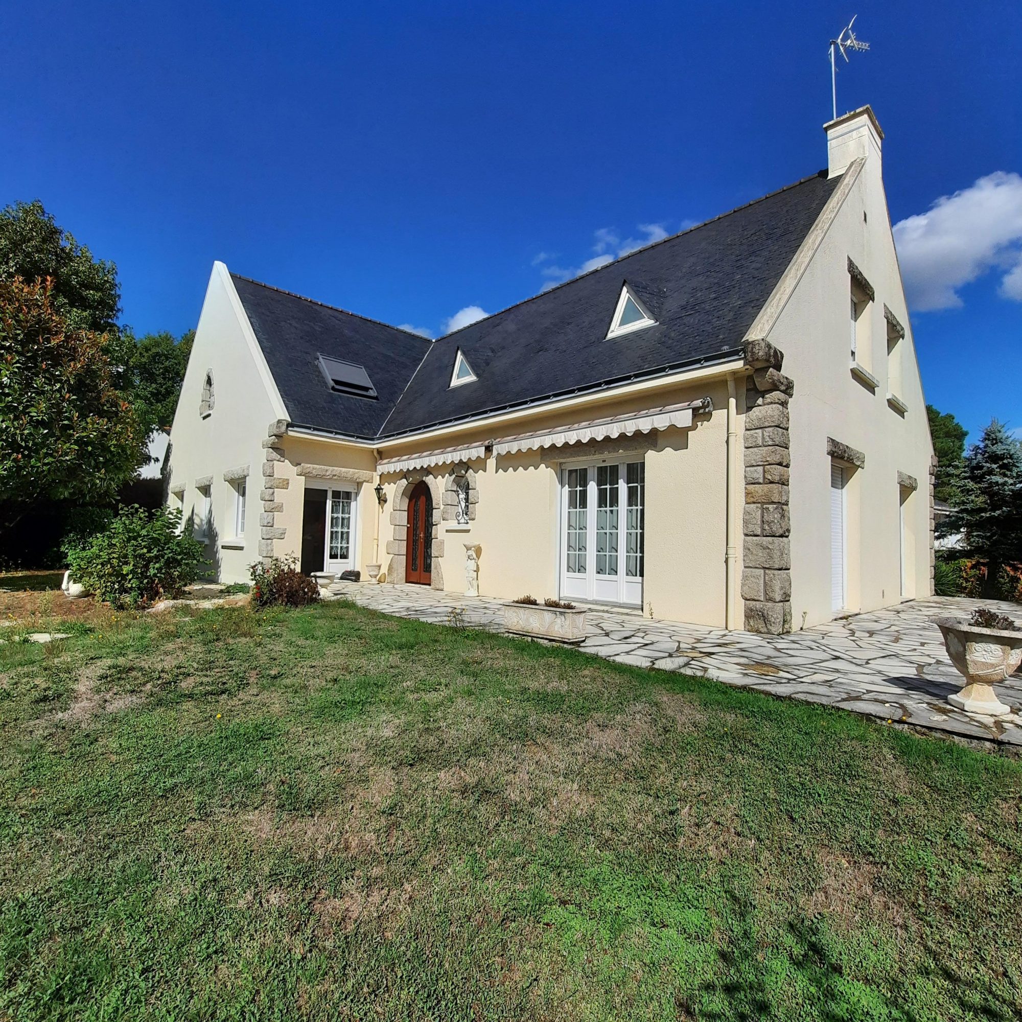 Maison 7 pièces 212 m² · à Sautron · 212 m² · 470 250 €