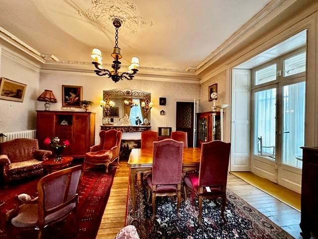 Maison 11 pièces 290 m² · à Angers · 290 m² · 1 467 200 €