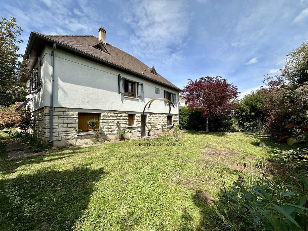 Maison 8 pièces 197 m² · à Saint-Leu-la-Forêt · 197 m² · 549 000 €