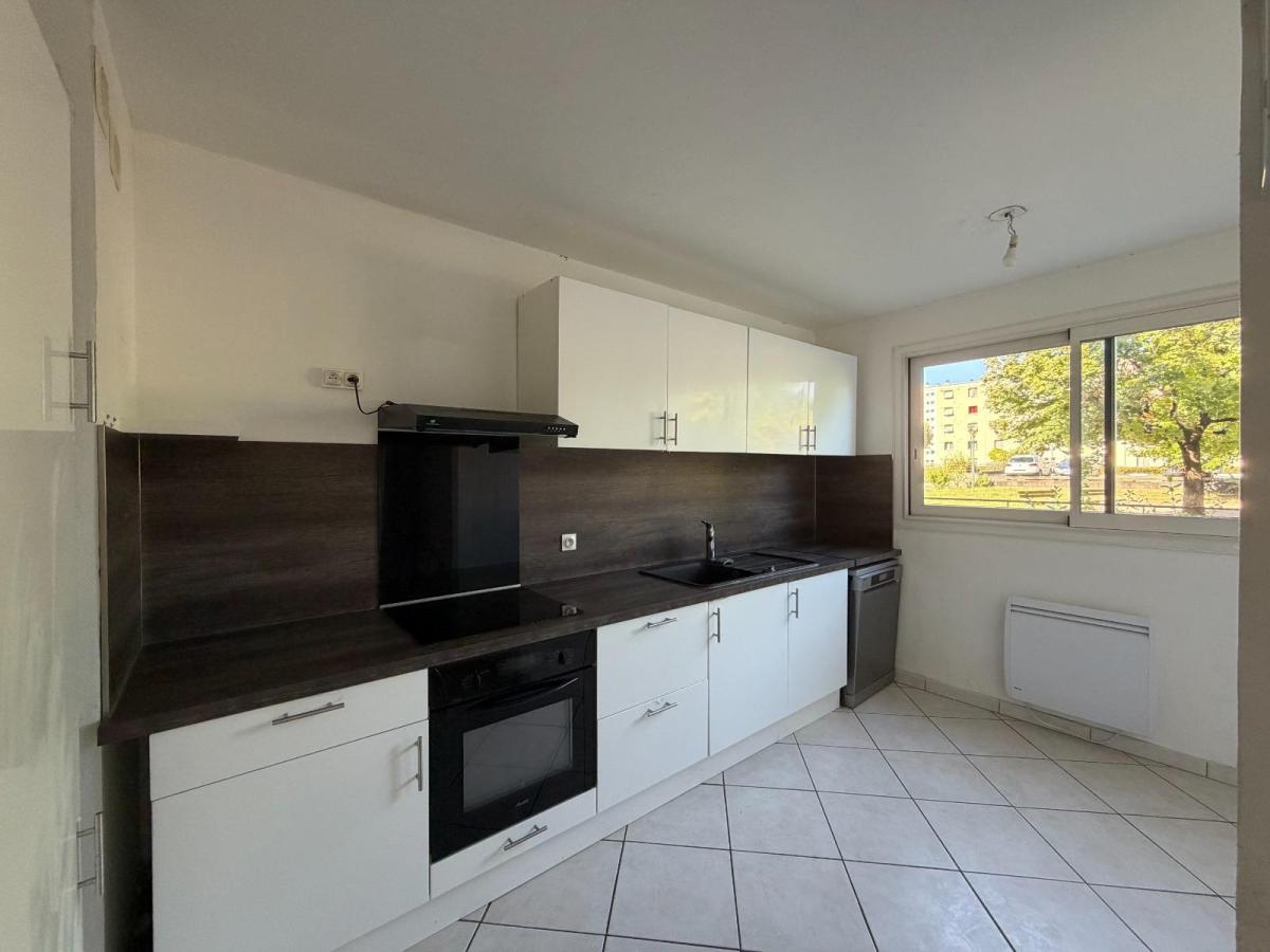 Appartement 3 pièces 75 m² · à Saint-Priest · 74,8 m² · 179 000 €