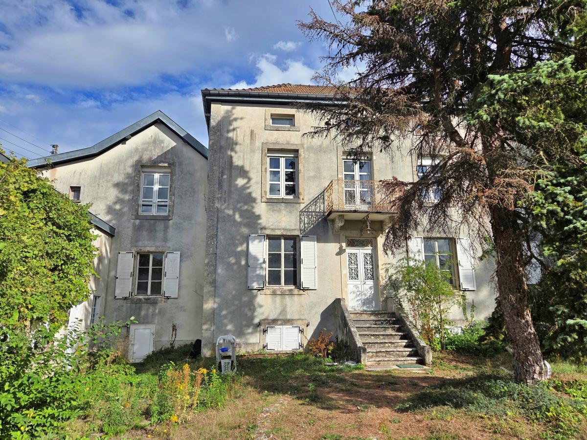 Maison 10 pièces 300 m² · à Saint-Mihiel · 300 m² · 123 000 €