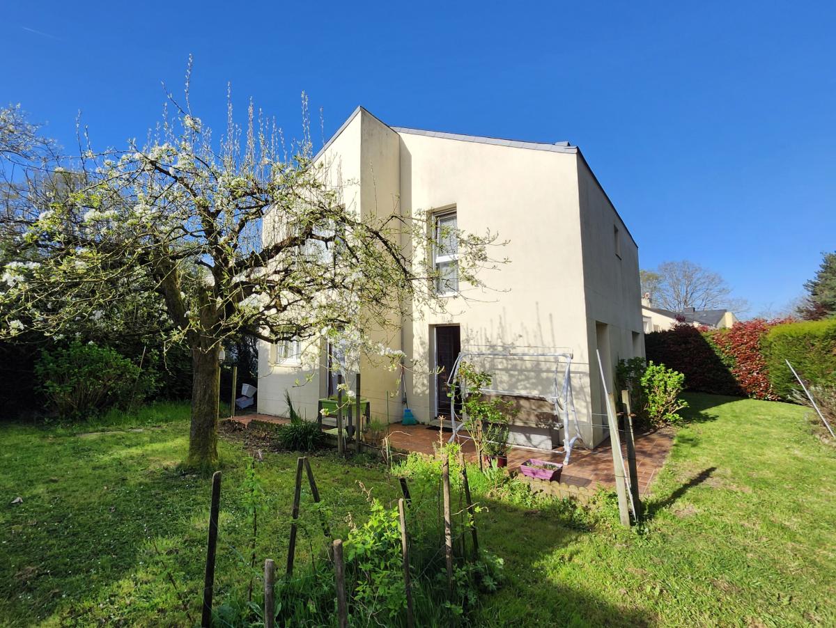 Maison 6 pièces 111 m² · à Nantes · 110,8 m² · 323 950 €