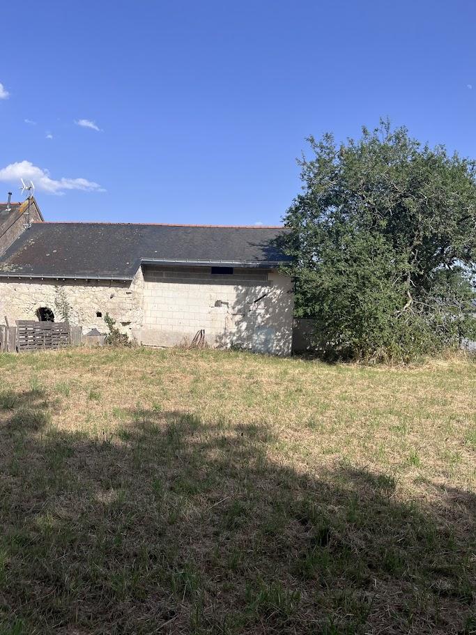 Terrain 2400 m² · à Gennes-Val-de-Loire · 94 320 €