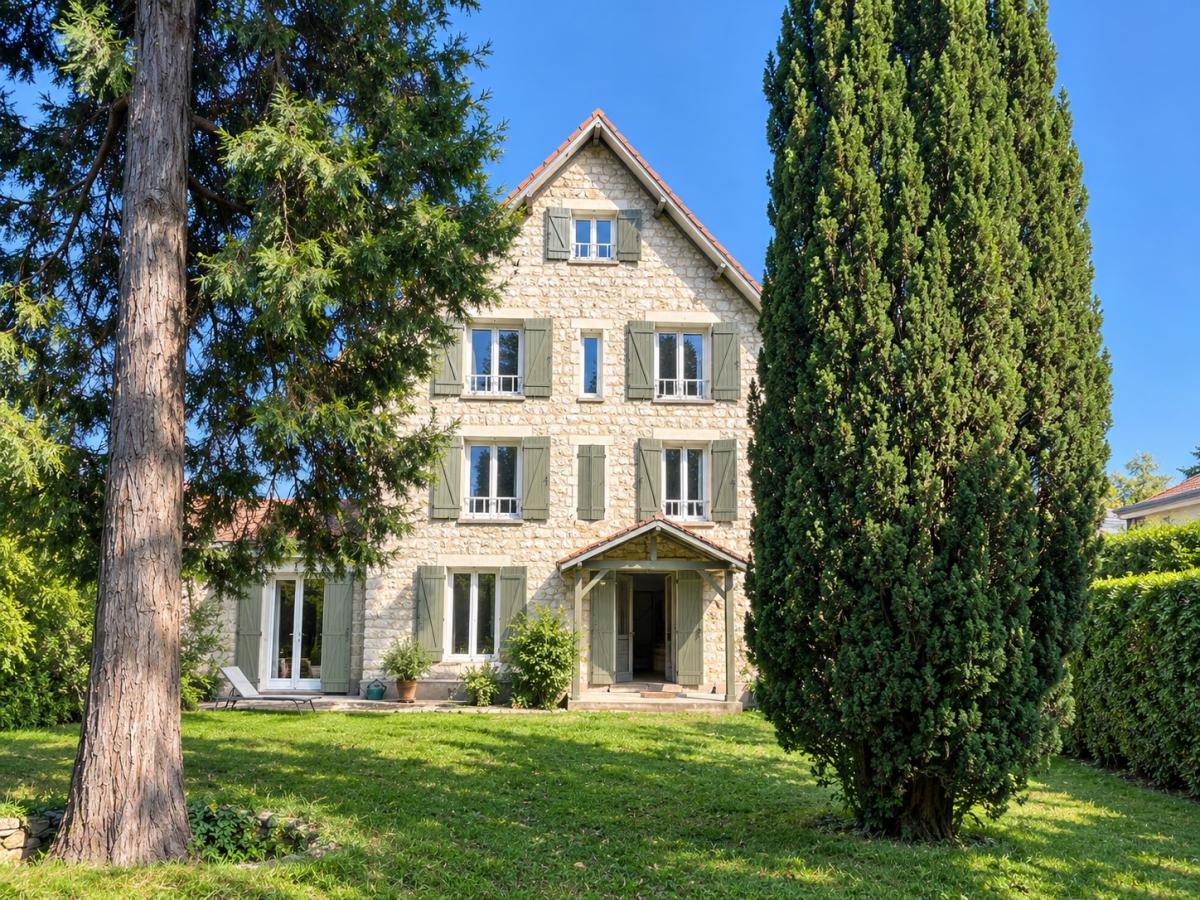 Maison 8 pièces 240 m² · à Fontainebleau · 240 m² · 1 250 000 €