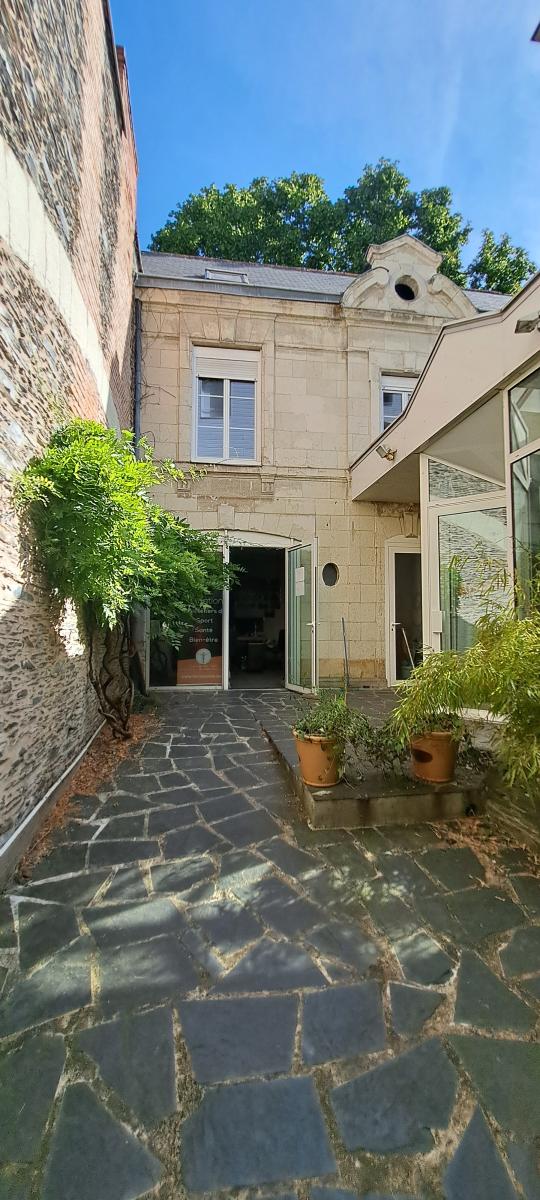 Immeuble 2 pièces 358 m² · à Angers · 358 m² · 1 252 000 €