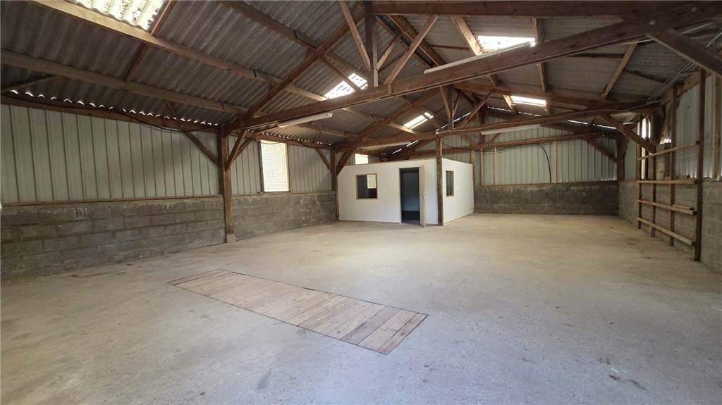 Local commercial 149 m² · à Acigné · 149 m² · 700 €/mois