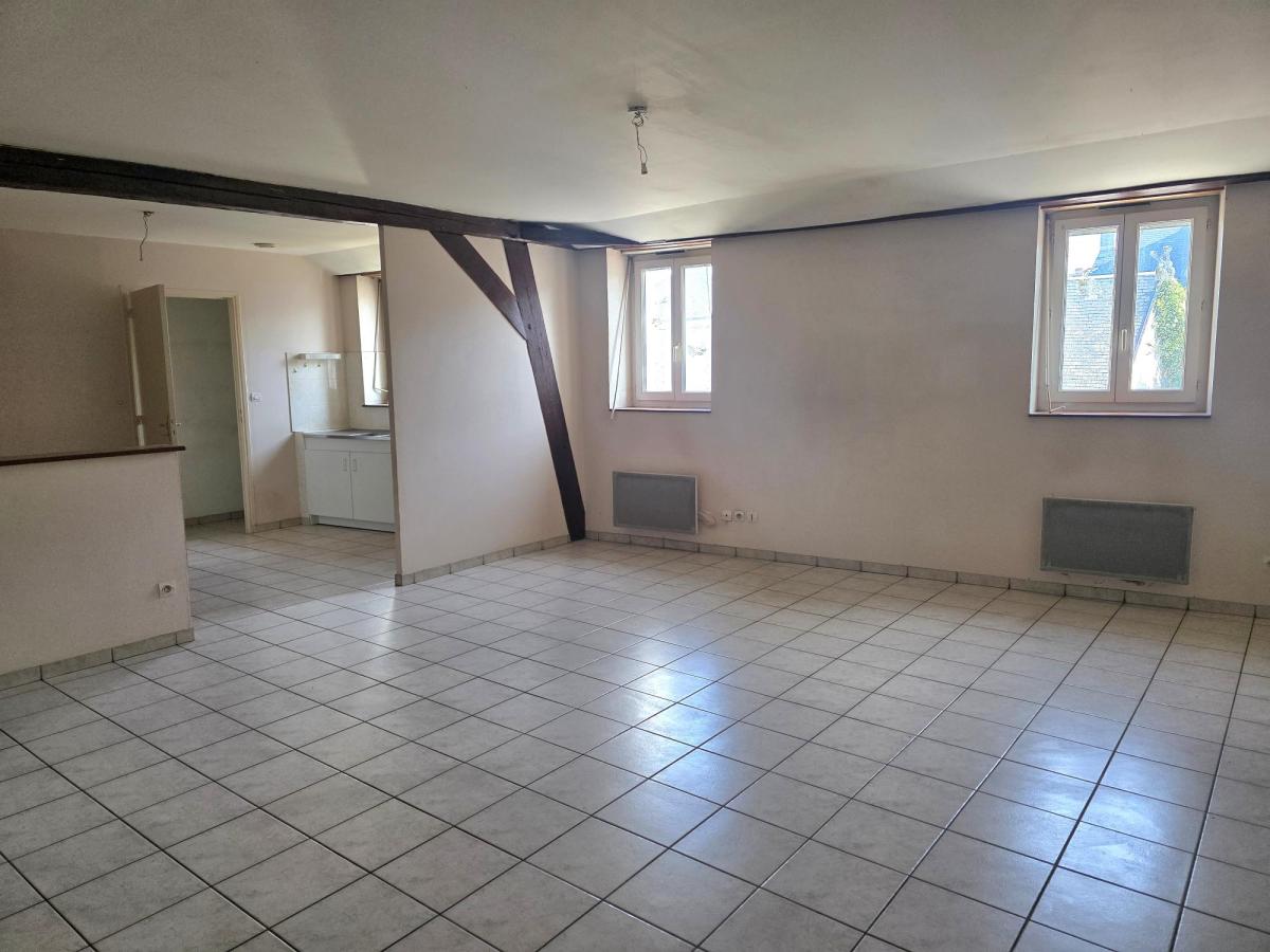 Immeuble 3 pièces 236 m² · à Vierzon · 236,4 m² · 85 760 €