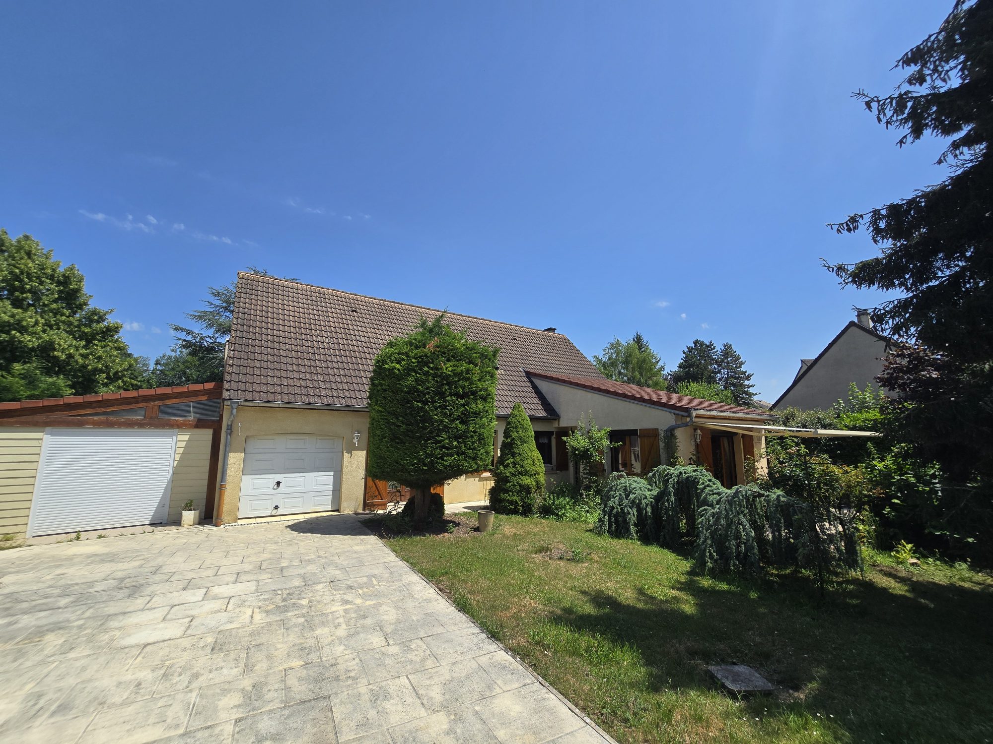 Maison 8 pièces 173 m² · à Homblières · 173 m² · 270 300 €