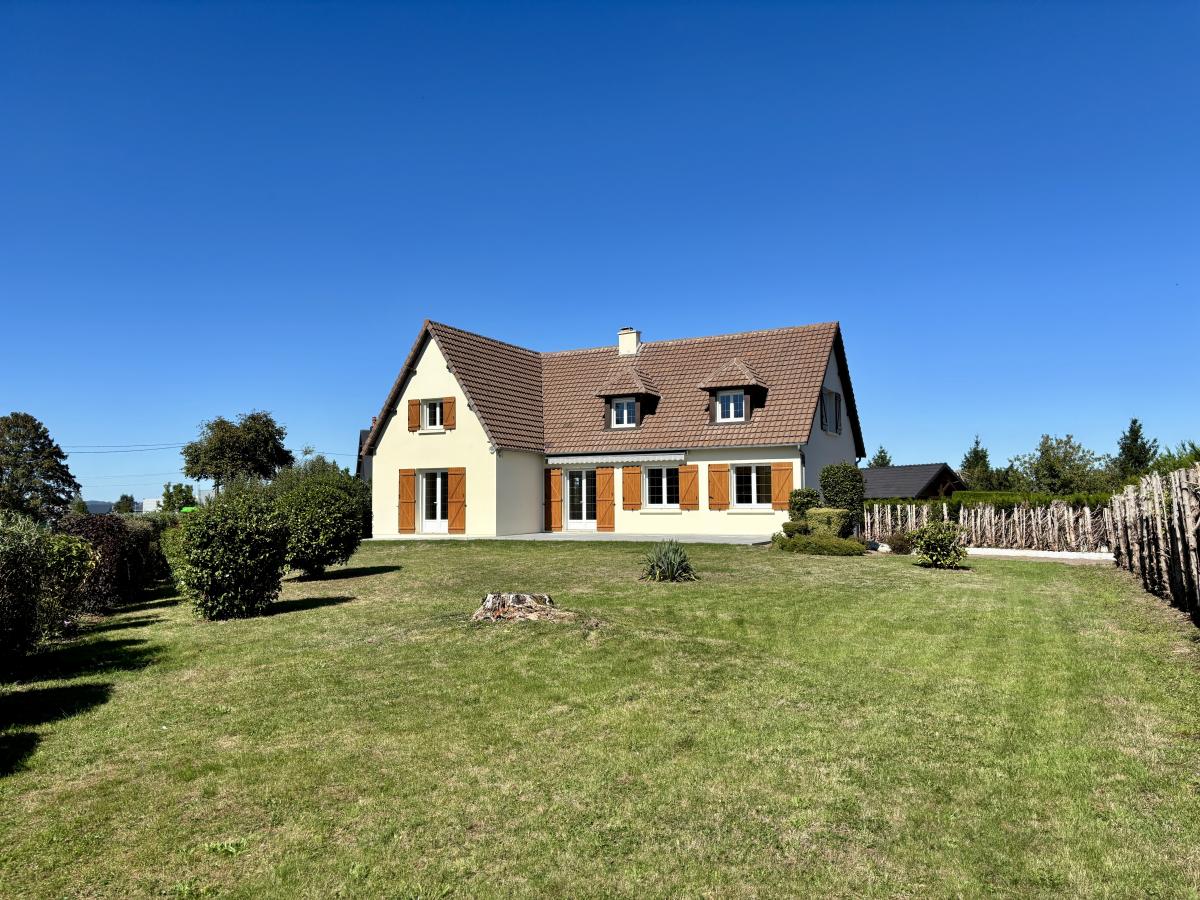 Maison 8 pièces 195 m² · à Vire · 195 m² · 280 800 €