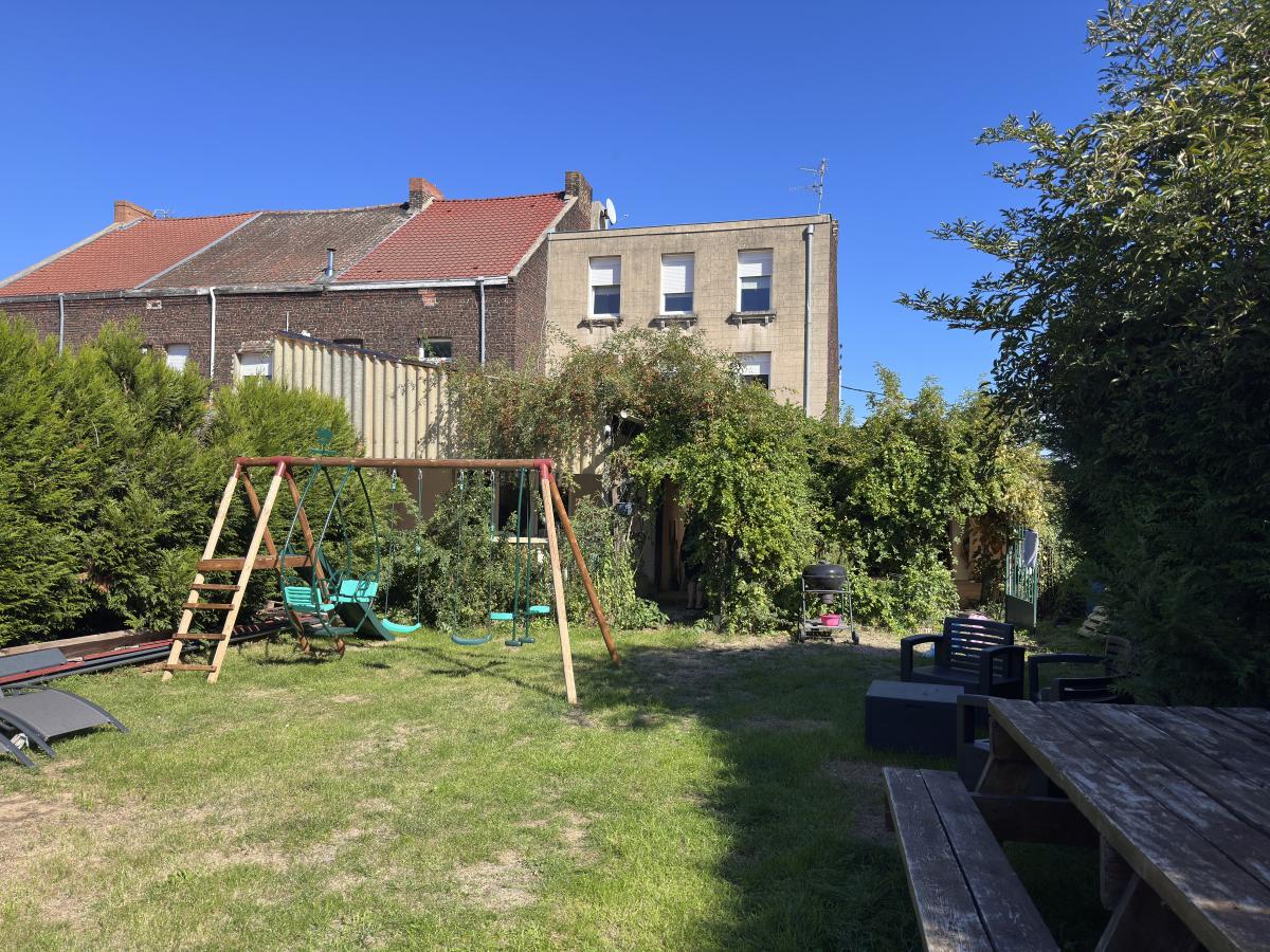 Maison 8 pièces 208 m² · à Roeulx · 208 m² · 310 000 €