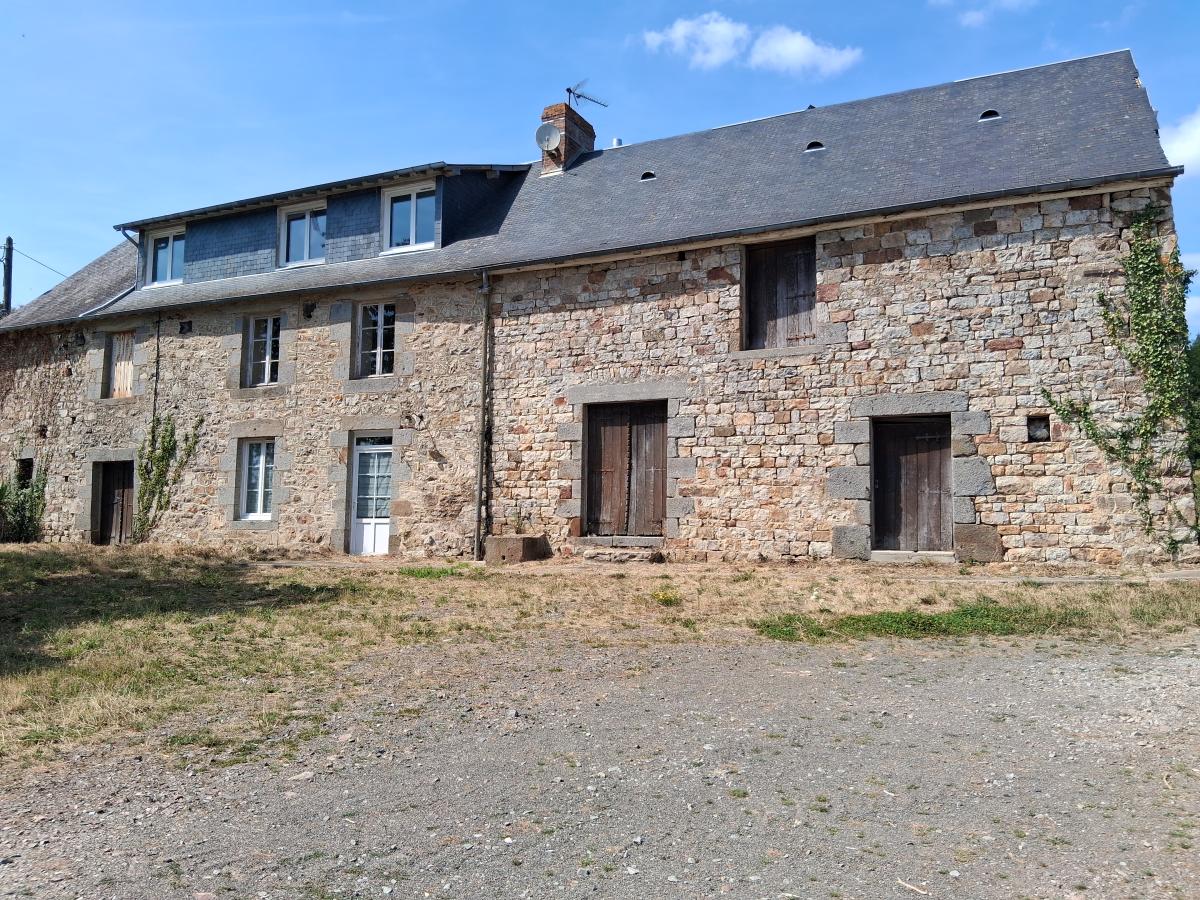 Maison 11 pièces 145 m² · à Bagnoles-de-l'Orne · 145 m² · 84 800 €