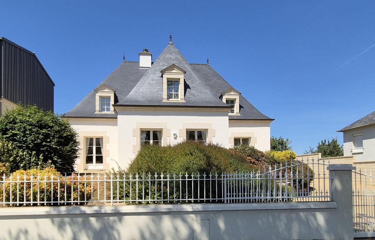 Maison 7 pièces 249 m² · à Bréal-sous-Montfort · 249 m² · 678 650 €