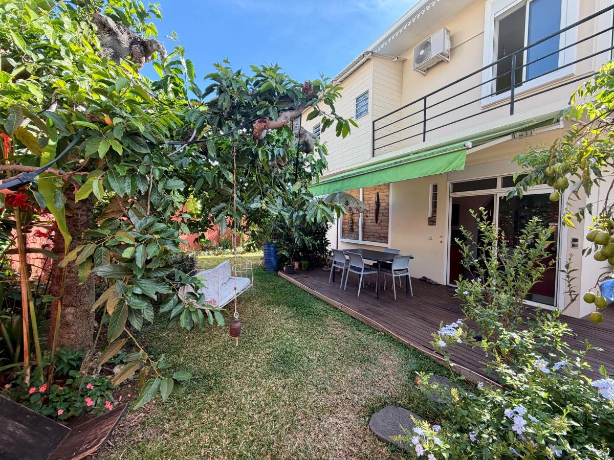 Maison 5 pièces 125 m² · à Saint-Denis · 125 m² · 627 000 €