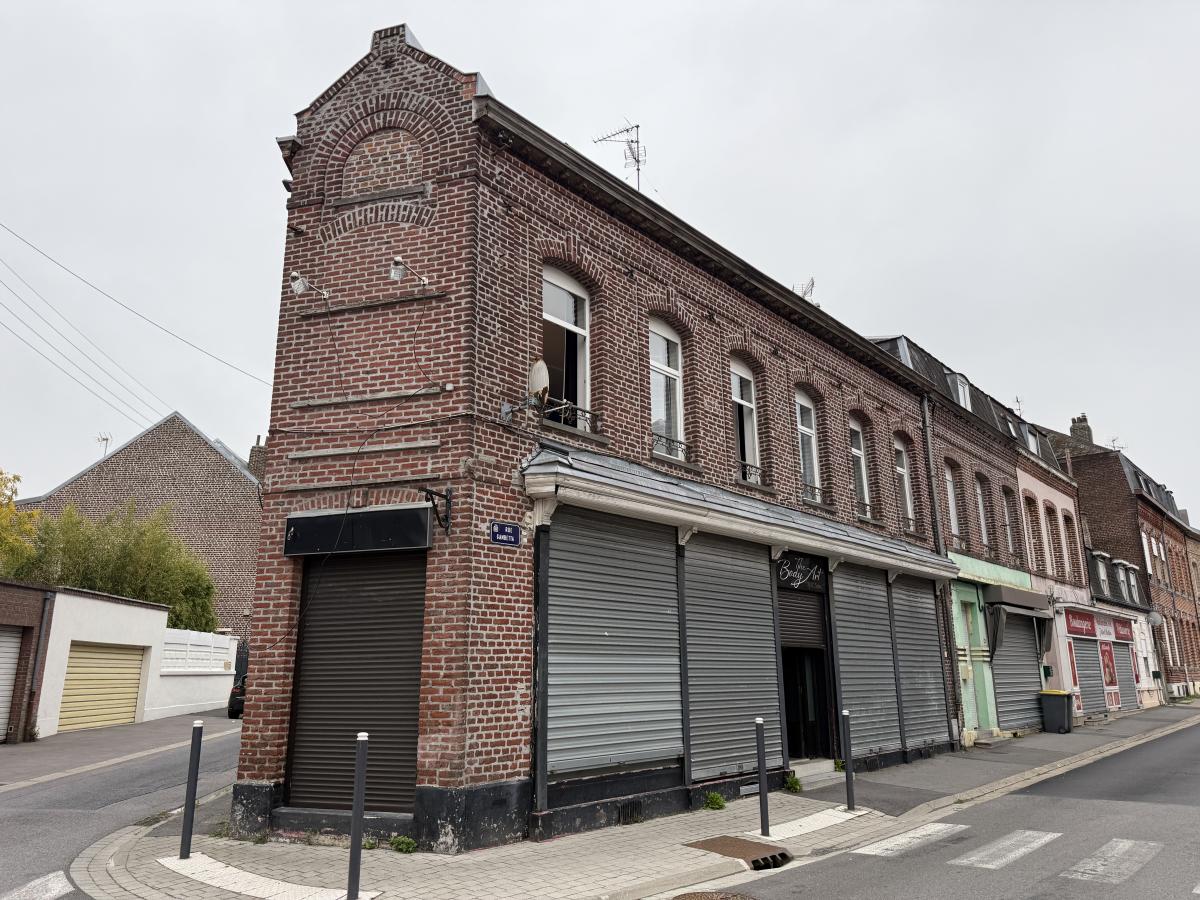 Immeuble 253 m² · à Caudry · 252,8 m² · 151 960 €