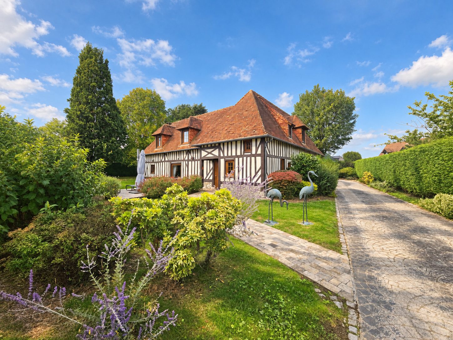 Maison 9 pièces 214 m² · à Équemauville · 214 m² · 580 000 €
