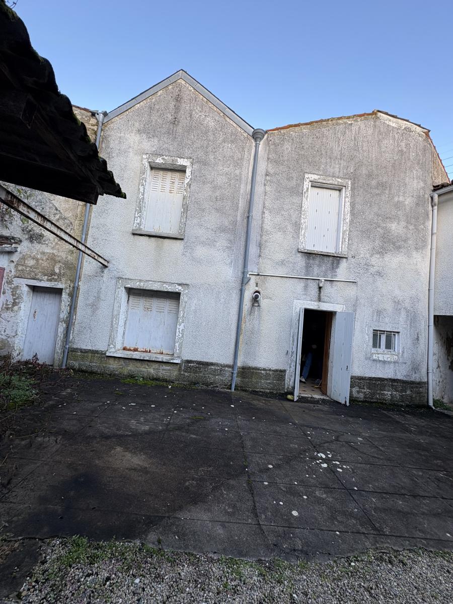 Maison 4 pièces 86 m² · à Fontenay-le-Comte · 86 m² · 74 200 €
