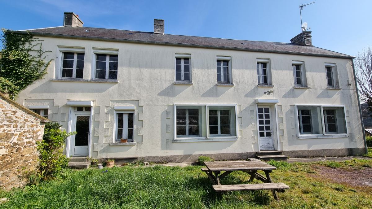 Maison 6 pièces 160 m² · à Agon-Coutainville · 160 m² · 303 920 €