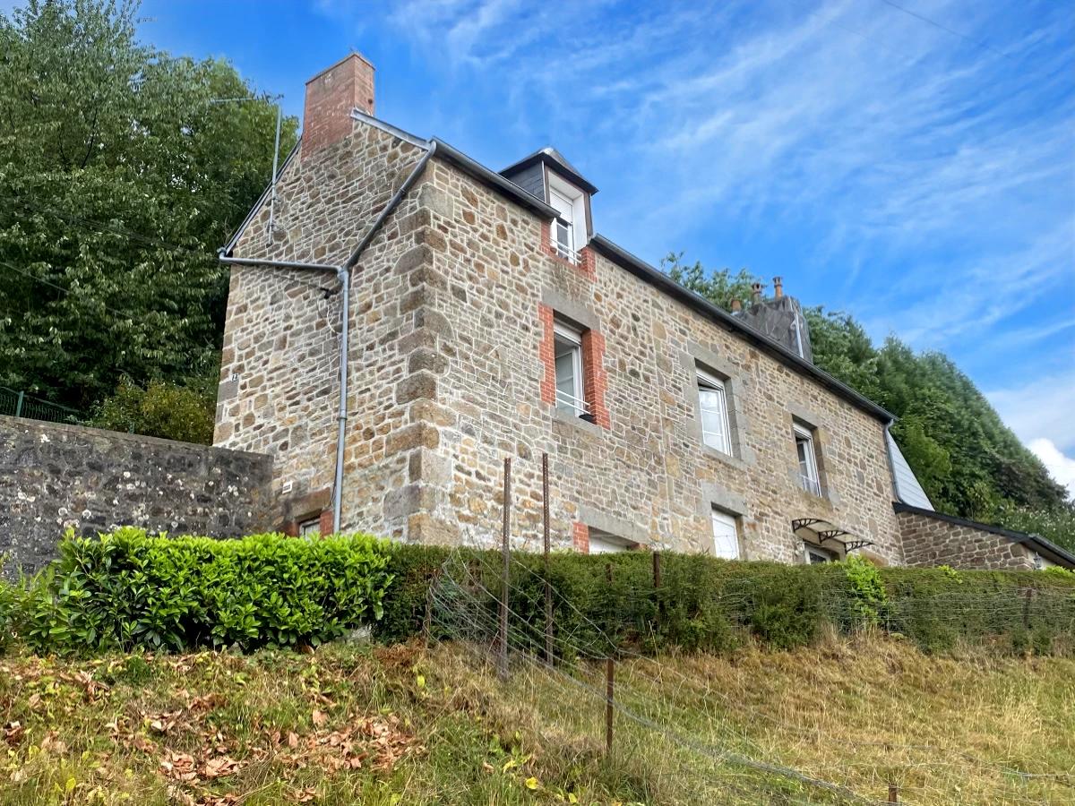 Immeuble 2 pièces 102 m² · à Vire · 102 m² · 189 900 €