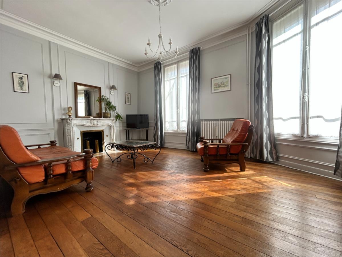 Maison 8 pièces 220 m² · à Reims · 220 m² · 590 000 €