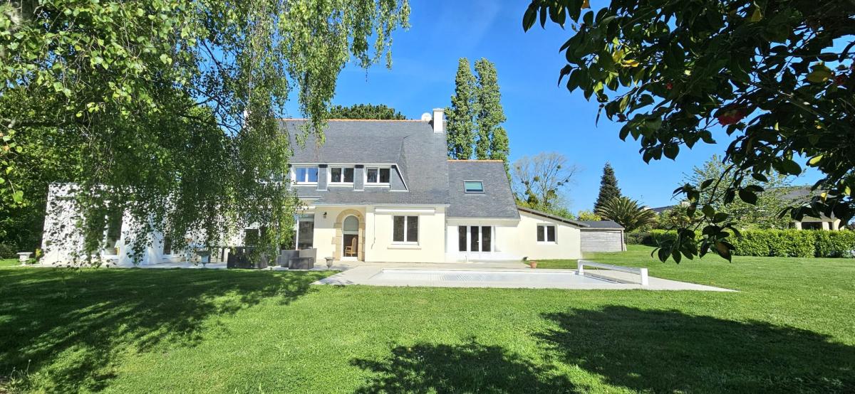 Maison 12 pièces 255 m² · à Fouesnant · 255 m² · 988 800 €