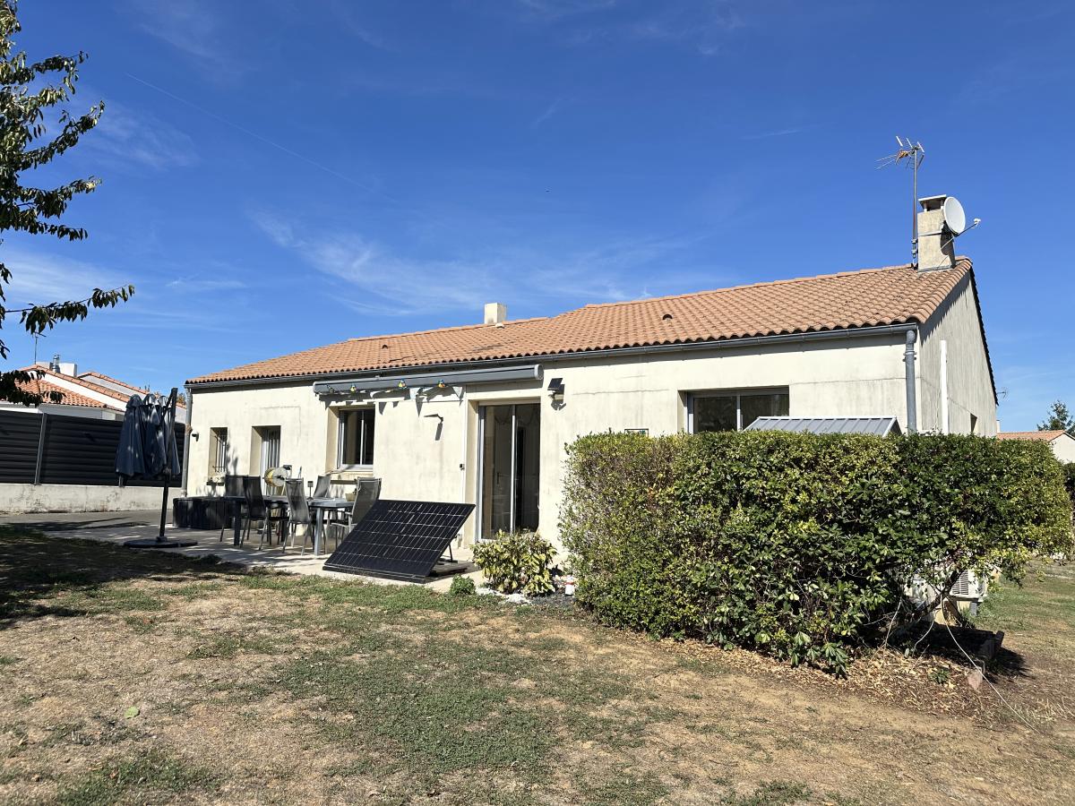 Maison 4 pièces 88 m² · à Saint-Georges-de-Montaigu · 87,7 m² · 181 750 €