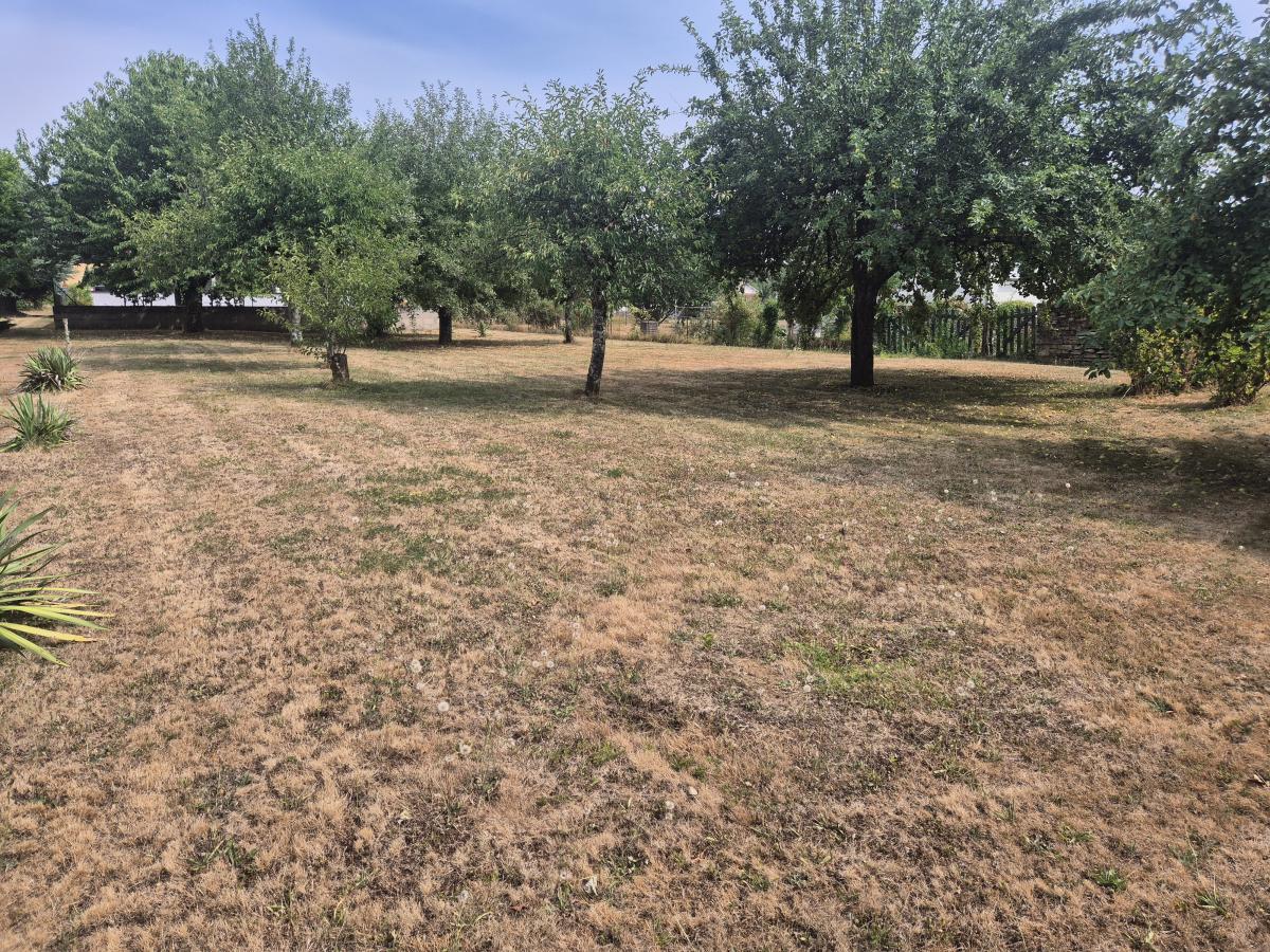 Réseau des notaires · à Ougney · 44 000 €