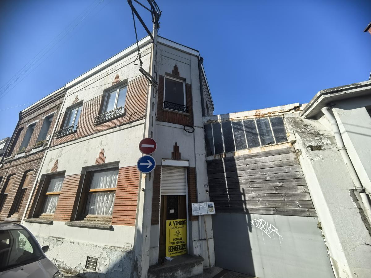 Maison 5 pièces 150 m² · à Hénin-Beaumont · 150 m² · 53 000 €