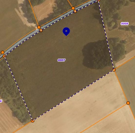 Terrain 46563 m² · à Sainte-Catherine-de-Fierbois · 28 600 €