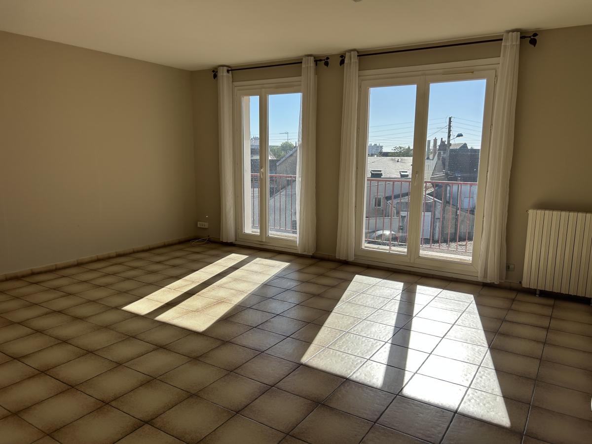 Appartement 5 pièces 105 m² · à Bourges · 105,2 m² · 111 000 €