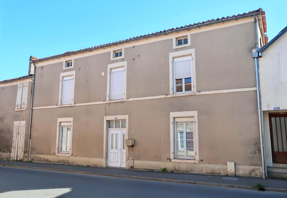 Maison 225 m² · à Mouilleron-Saint-Germain · 224,7 m² · 231 000 €
