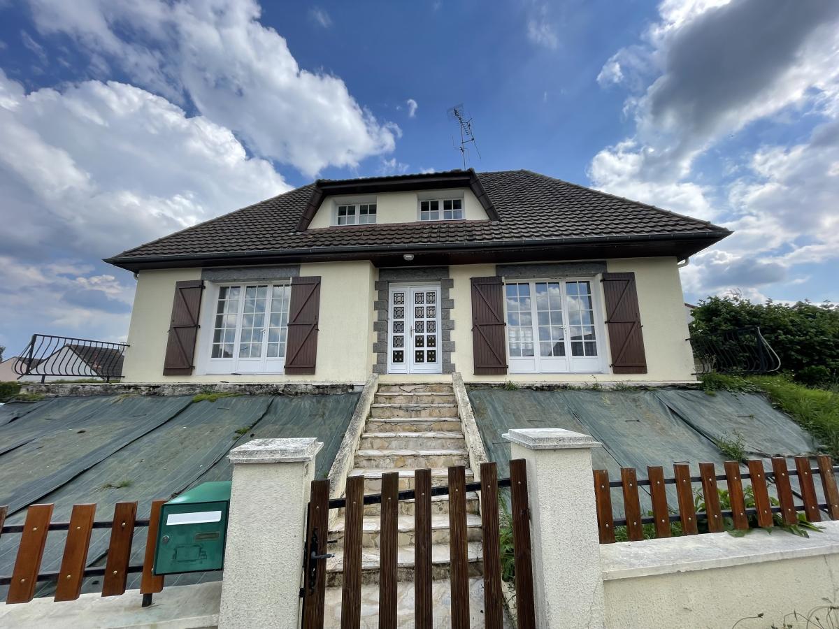Maison 7 pièces 137 m² · à Marolles-les-Braults · 137 m² · 141 660 €