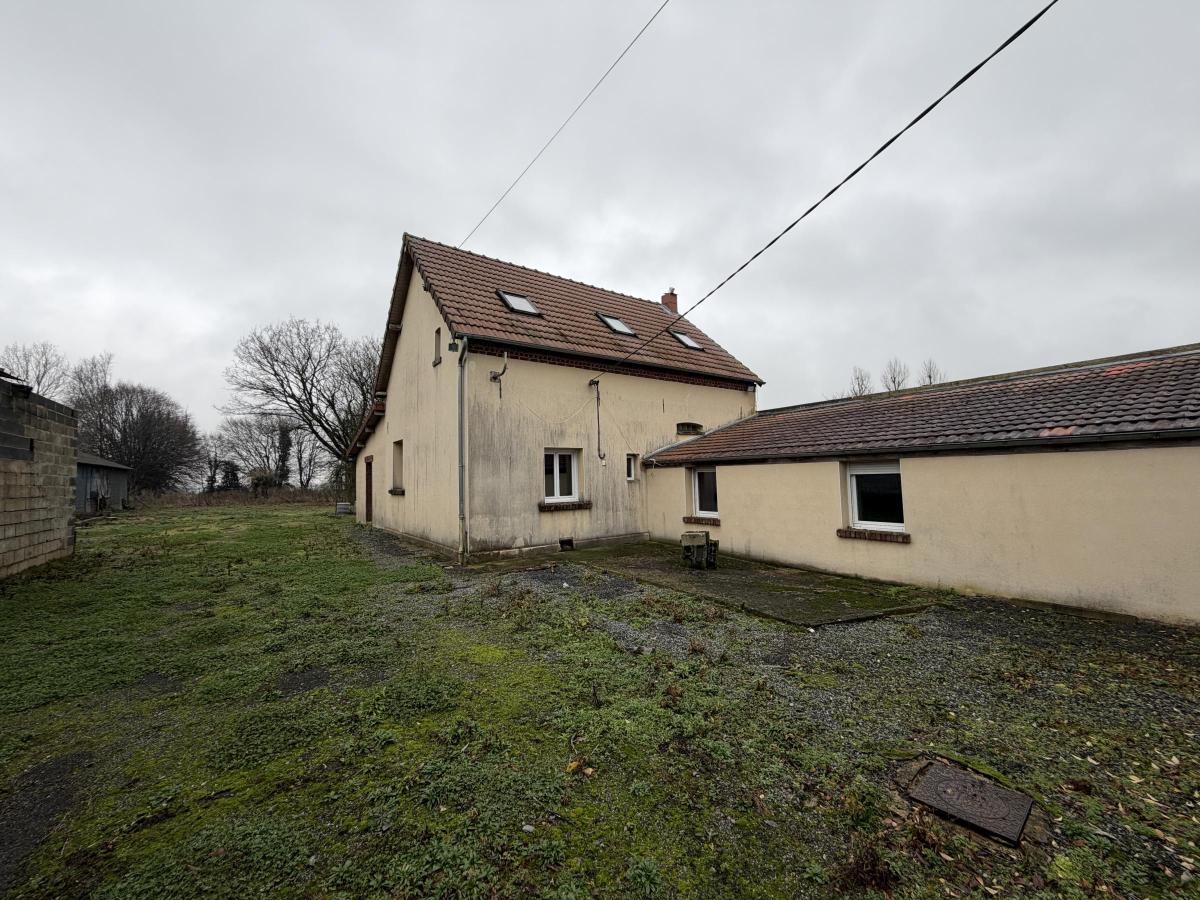 Maison 6 pièces 166 m² · à Colincamps · 165,6 m² · 126 600 €