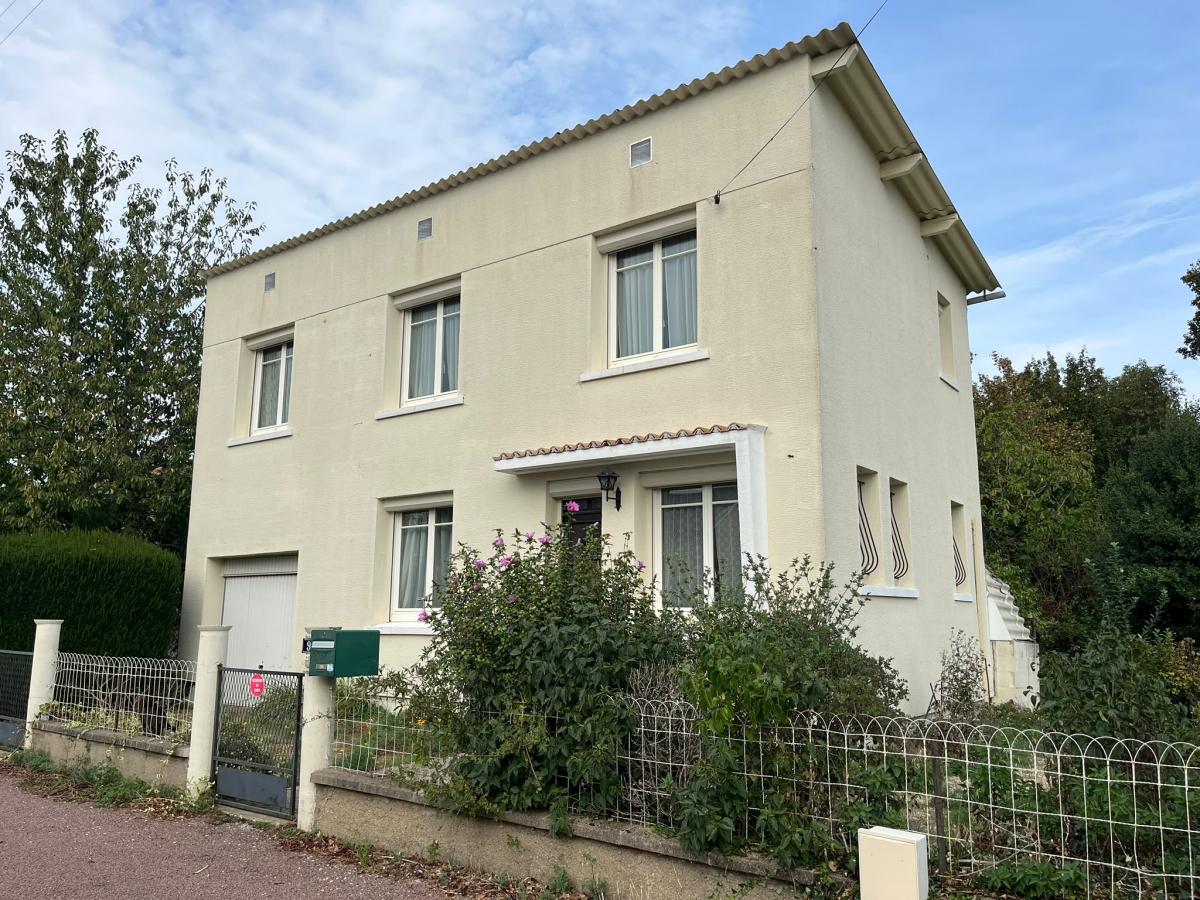 Maison 74 m² · à Lusignan · 74 m² · 100 000 €