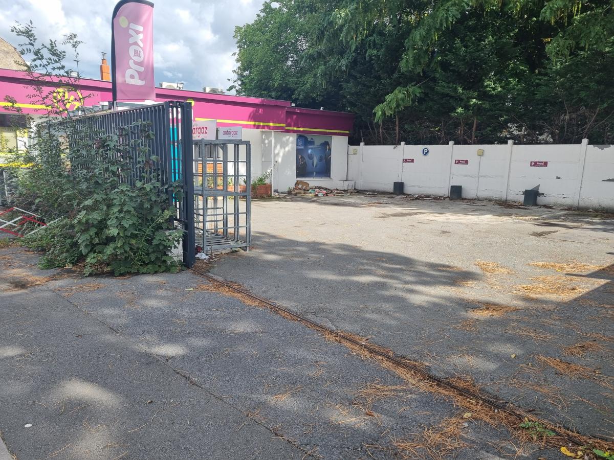 Local commercial 136 m² · à Tourcoing · 136 m² · 297 550 €